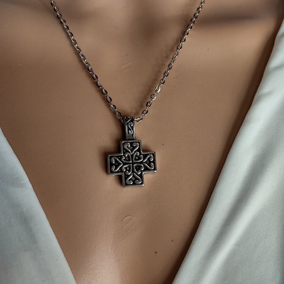 Rag Frog Revival Celtic cross pendant necklace 18" - Picture 2 of 3